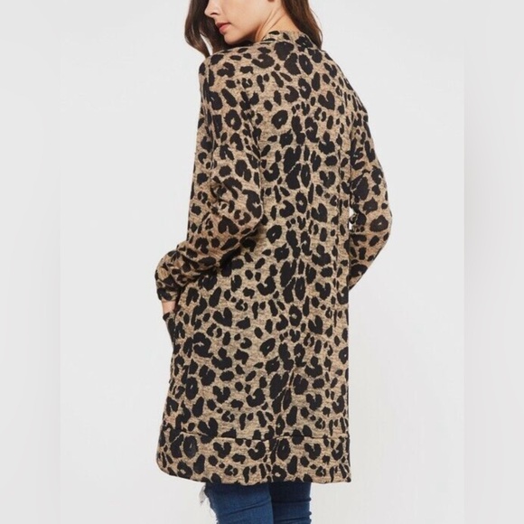 Leopard 🐆 Cardigan - Picture 3 of 4